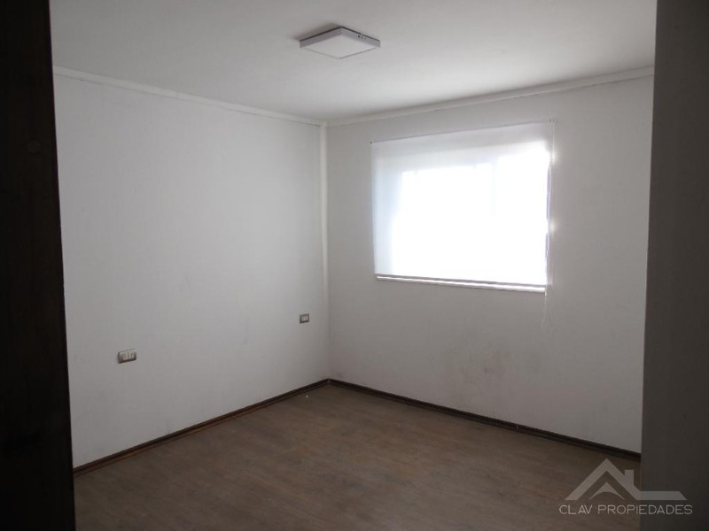 Oficina en arriendo centro Isla de Maipo